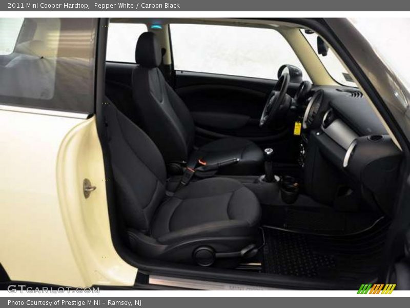 Pepper White / Carbon Black 2011 Mini Cooper Hardtop