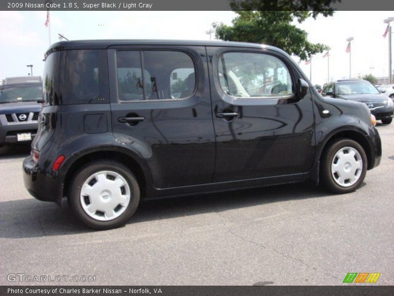 Super Black / Light Gray 2009 Nissan Cube 1.8 S