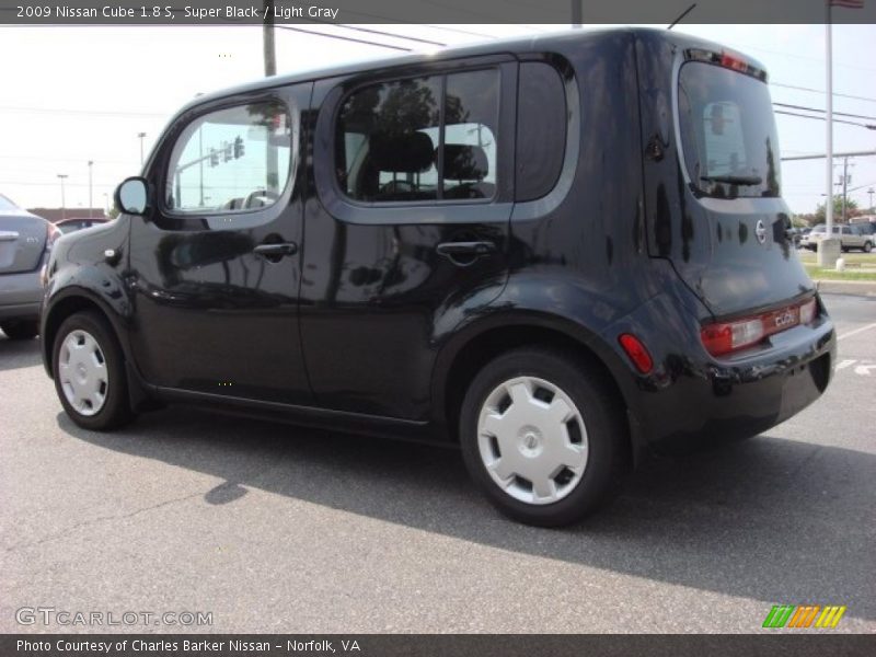 Super Black / Light Gray 2009 Nissan Cube 1.8 S