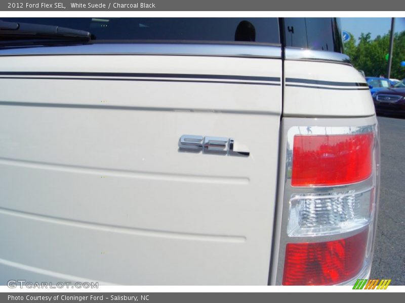 White Suede / Charcoal Black 2012 Ford Flex SEL