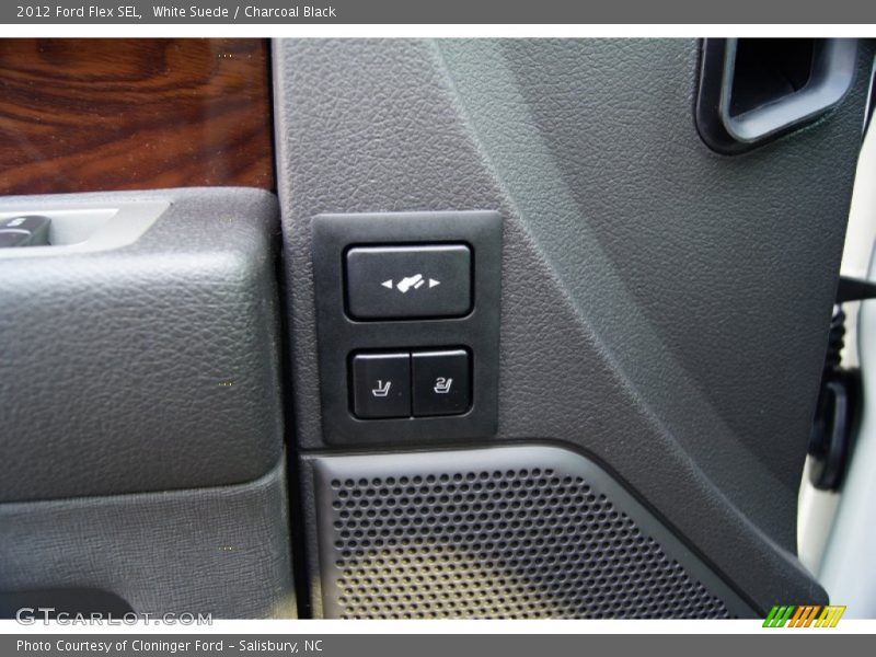 White Suede / Charcoal Black 2012 Ford Flex SEL