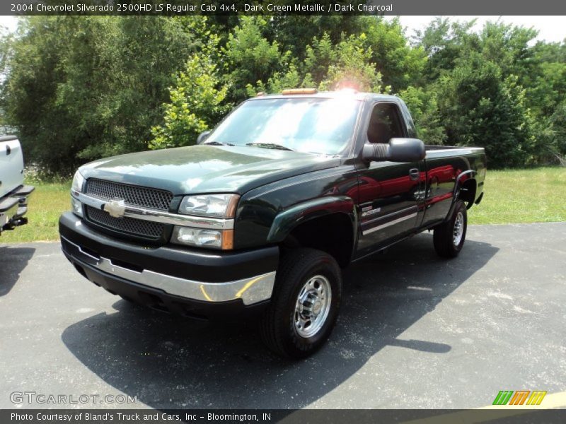 Front 3/4 View of 2004 Silverado 2500HD LS Regular Cab 4x4