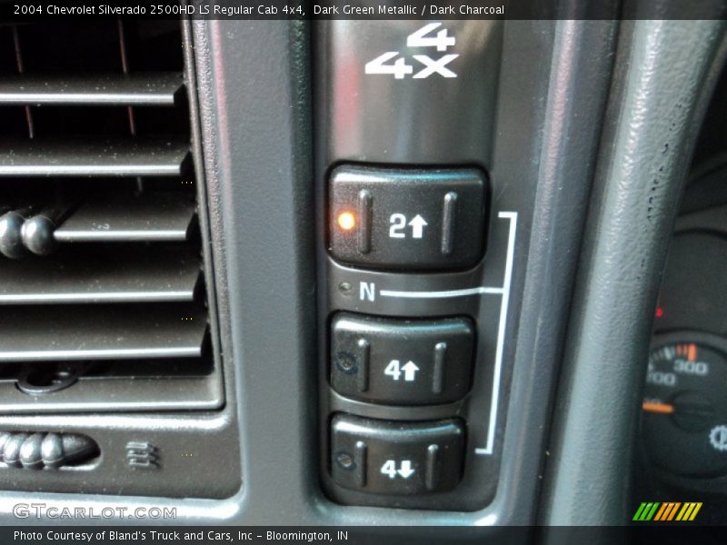 Dark Green Metallic / Dark Charcoal 2004 Chevrolet Silverado 2500HD LS Regular Cab 4x4