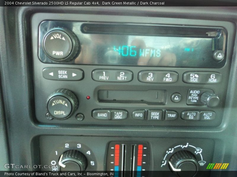 Controls of 2004 Silverado 2500HD LS Regular Cab 4x4