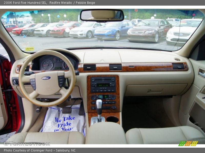 Dashboard of 2006 Five Hundred SEL
