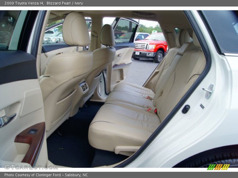 Blizzard Pearl / Ivory 2009 Toyota Venza I4