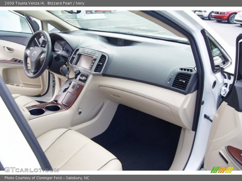 Blizzard Pearl / Ivory 2009 Toyota Venza I4