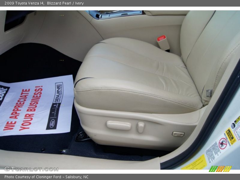 Blizzard Pearl / Ivory 2009 Toyota Venza I4