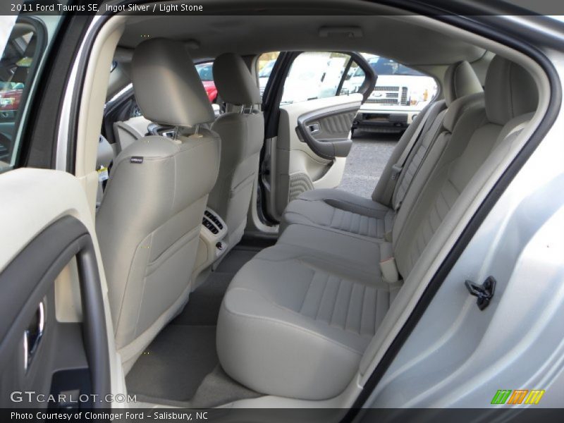 Ingot Silver / Light Stone 2011 Ford Taurus SE
