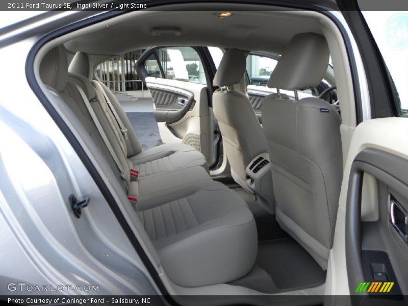 Ingot Silver / Light Stone 2011 Ford Taurus SE