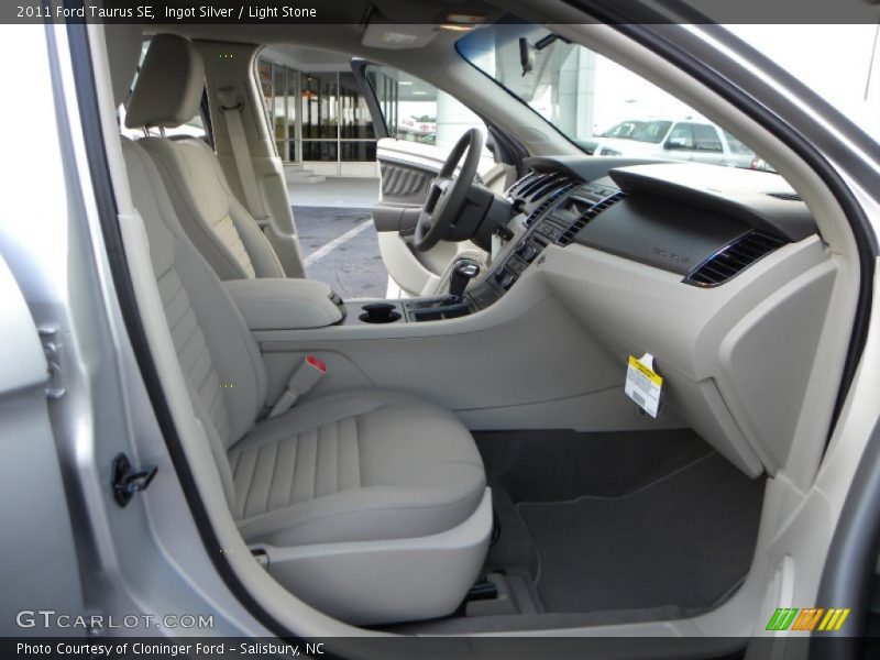 Ingot Silver / Light Stone 2011 Ford Taurus SE
