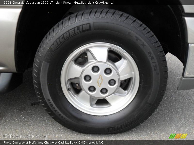  2001 Suburban 1500 LT Wheel