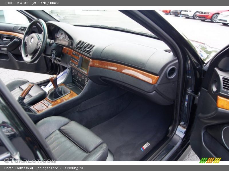 Jet Black / Black 2000 BMW M5