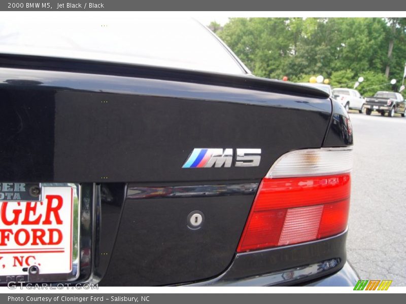 Jet Black / Black 2000 BMW M5