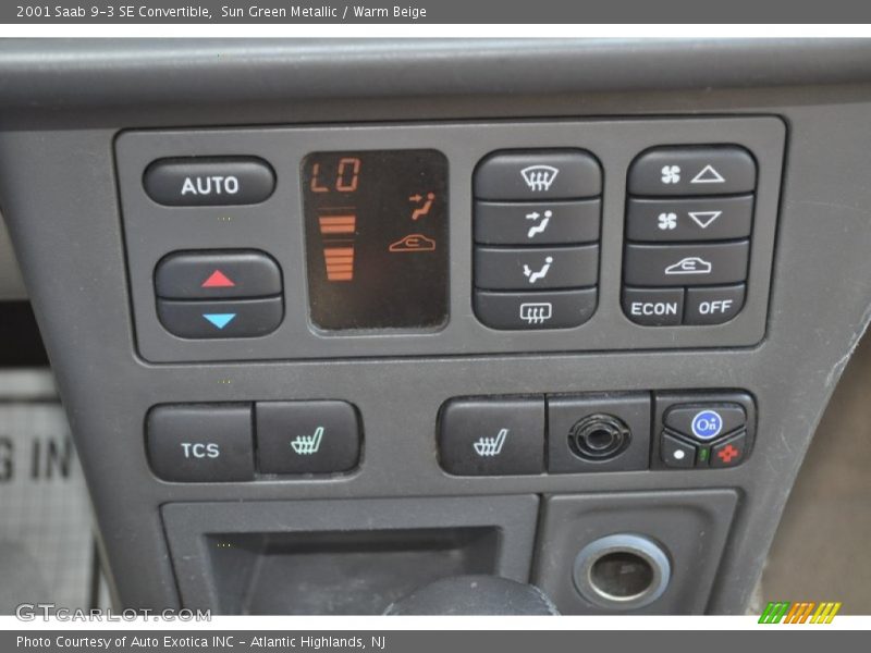 Controls of 2001 9-3 SE Convertible