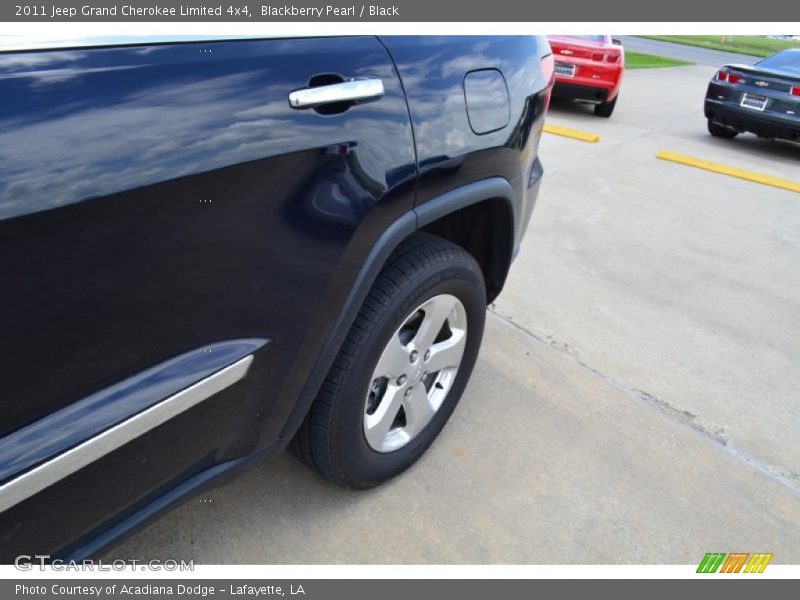 Blackberry Pearl / Black 2011 Jeep Grand Cherokee Limited 4x4