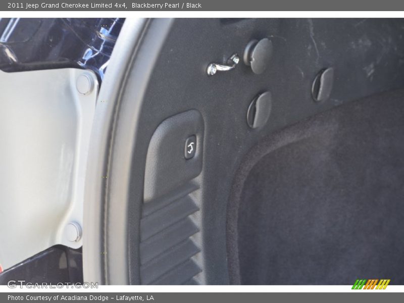 Blackberry Pearl / Black 2011 Jeep Grand Cherokee Limited 4x4