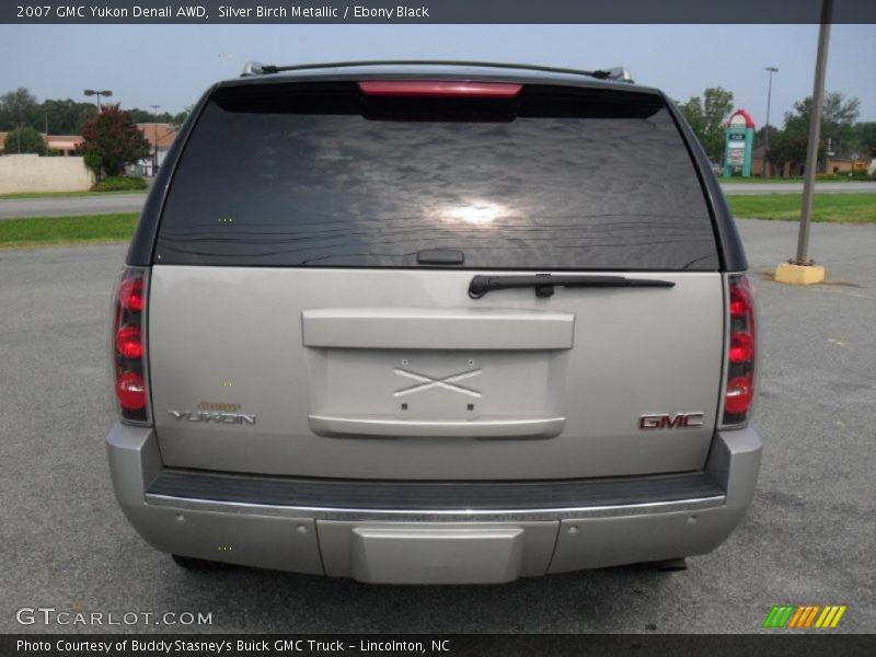 Silver Birch Metallic / Ebony Black 2007 GMC Yukon Denali AWD