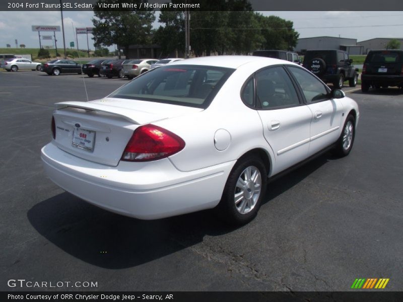 Vibrant White / Medium Parchment 2004 Ford Taurus SEL Sedan