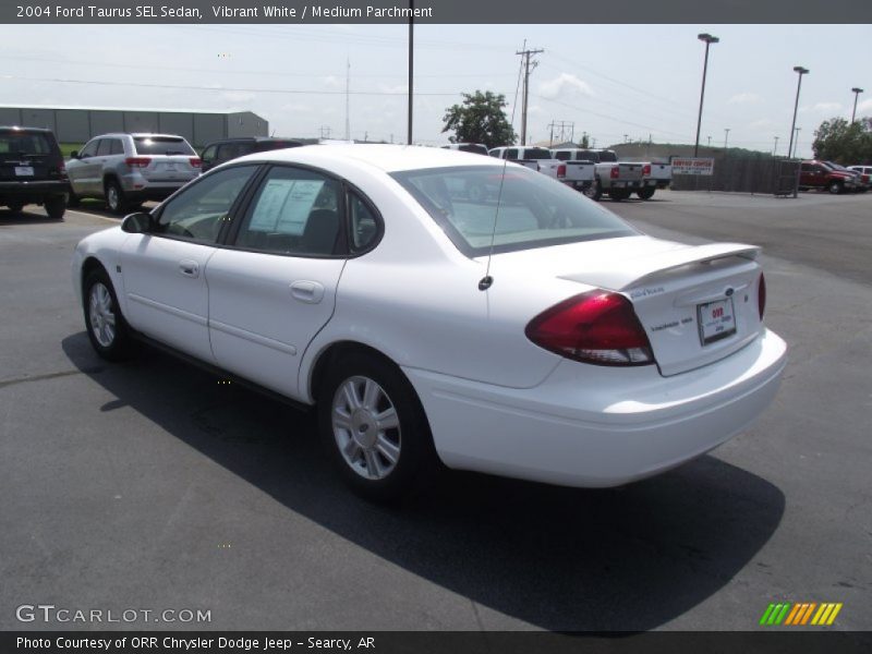 Vibrant White / Medium Parchment 2004 Ford Taurus SEL Sedan