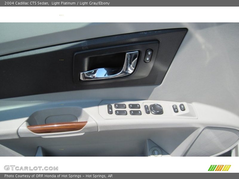Light Platinum / Light Gray/Ebony 2004 Cadillac CTS Sedan