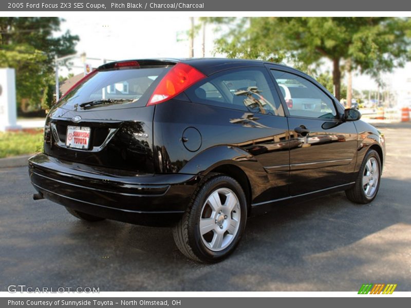 Pitch Black / Charcoal/Charcoal 2005 Ford Focus ZX3 SES Coupe
