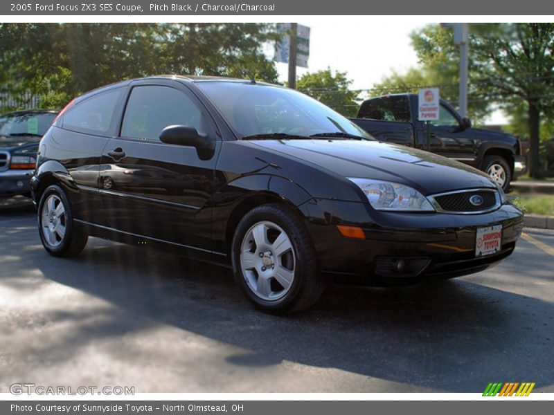 Pitch Black / Charcoal/Charcoal 2005 Ford Focus ZX3 SES Coupe