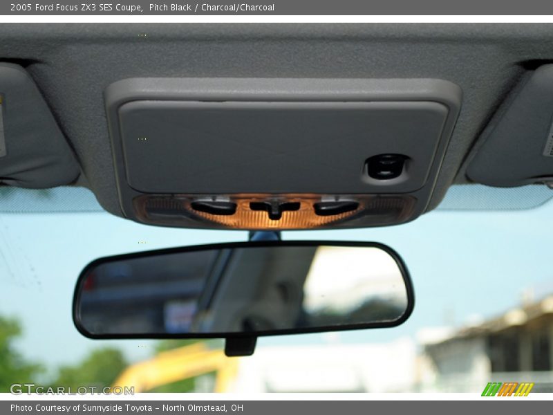 Pitch Black / Charcoal/Charcoal 2005 Ford Focus ZX3 SES Coupe