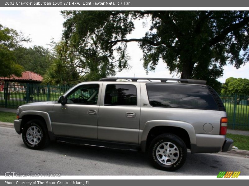 Light Pewter Metallic / Tan 2002 Chevrolet Suburban 1500 Z71 4x4