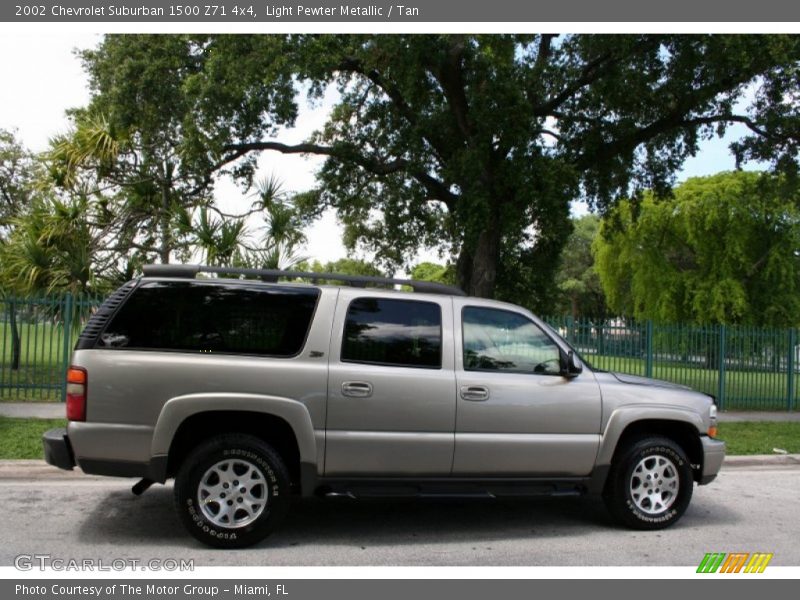 Light Pewter Metallic / Tan 2002 Chevrolet Suburban 1500 Z71 4x4