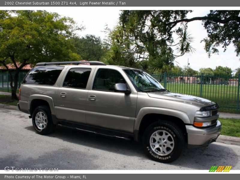 Light Pewter Metallic / Tan 2002 Chevrolet Suburban 1500 Z71 4x4