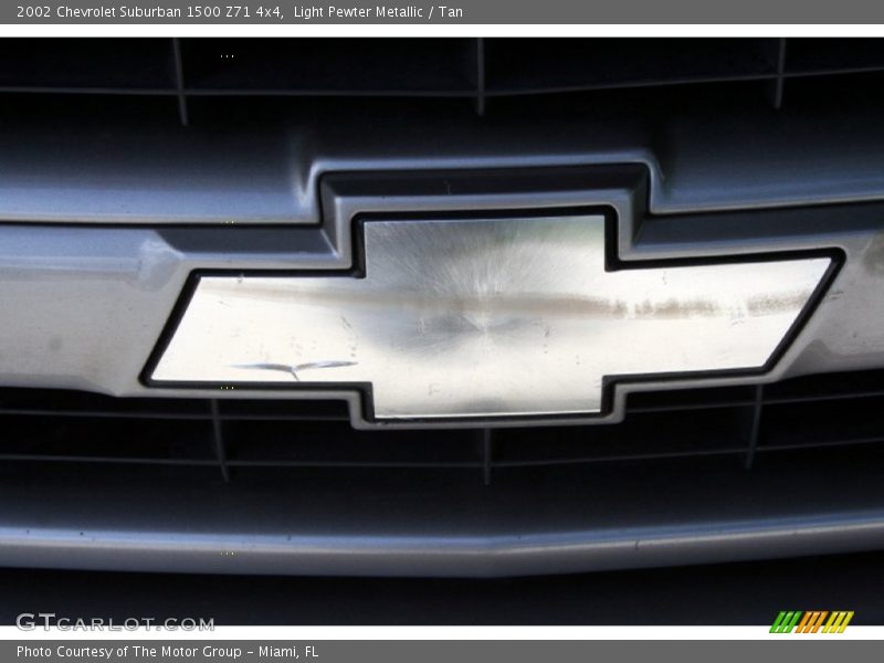 Light Pewter Metallic / Tan 2002 Chevrolet Suburban 1500 Z71 4x4