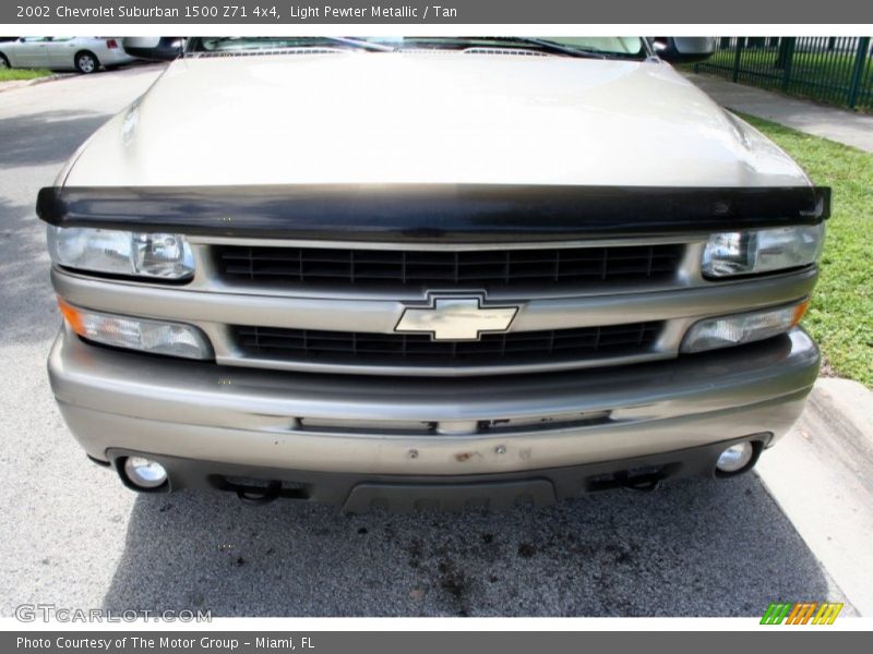 Light Pewter Metallic / Tan 2002 Chevrolet Suburban 1500 Z71 4x4