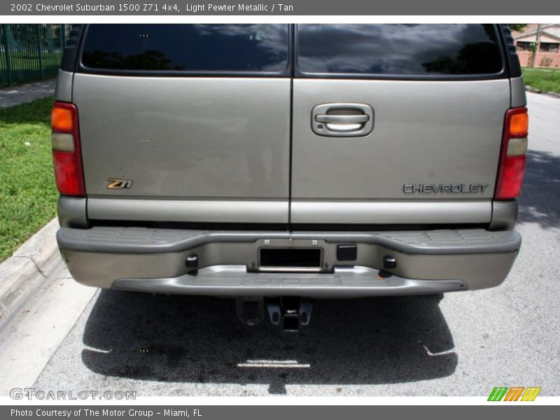 Light Pewter Metallic / Tan 2002 Chevrolet Suburban 1500 Z71 4x4