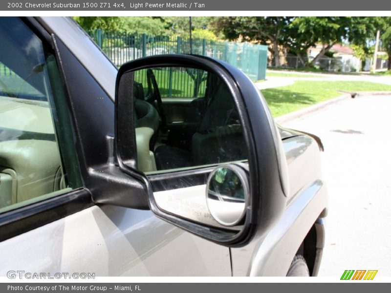 Light Pewter Metallic / Tan 2002 Chevrolet Suburban 1500 Z71 4x4