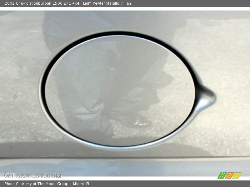 Light Pewter Metallic / Tan 2002 Chevrolet Suburban 1500 Z71 4x4