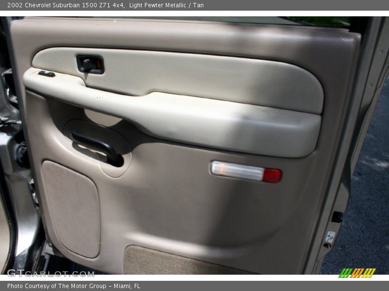 Light Pewter Metallic / Tan 2002 Chevrolet Suburban 1500 Z71 4x4