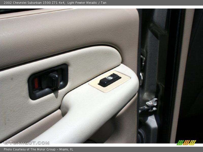 Light Pewter Metallic / Tan 2002 Chevrolet Suburban 1500 Z71 4x4