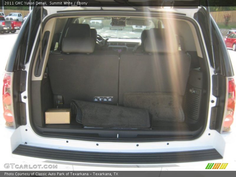 Summit White / Ebony 2011 GMC Yukon Denali