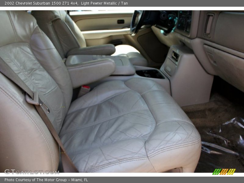 Light Pewter Metallic / Tan 2002 Chevrolet Suburban 1500 Z71 4x4