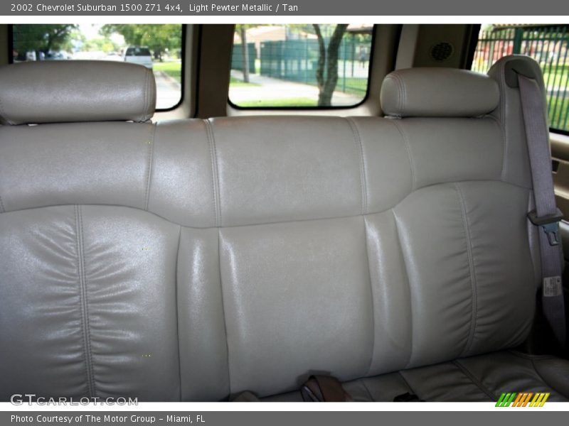 Light Pewter Metallic / Tan 2002 Chevrolet Suburban 1500 Z71 4x4