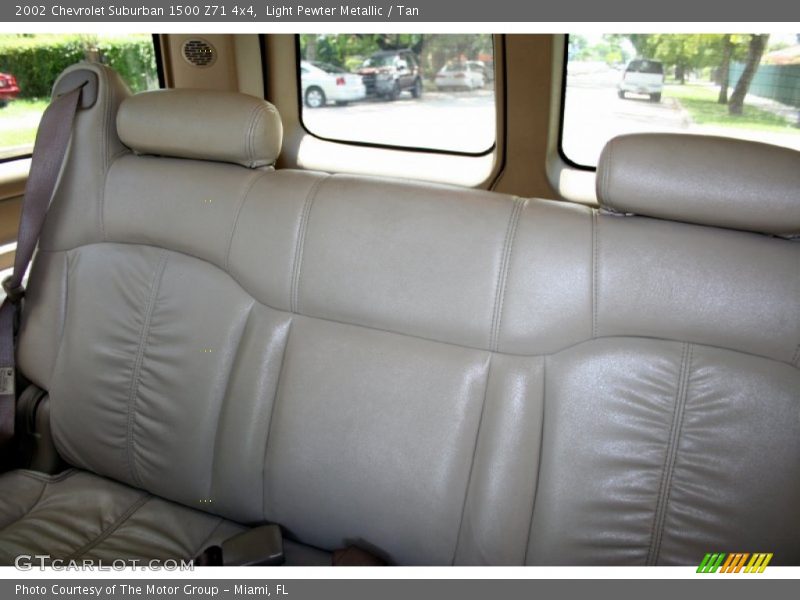 Light Pewter Metallic / Tan 2002 Chevrolet Suburban 1500 Z71 4x4