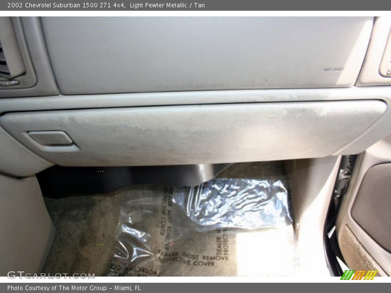 Light Pewter Metallic / Tan 2002 Chevrolet Suburban 1500 Z71 4x4