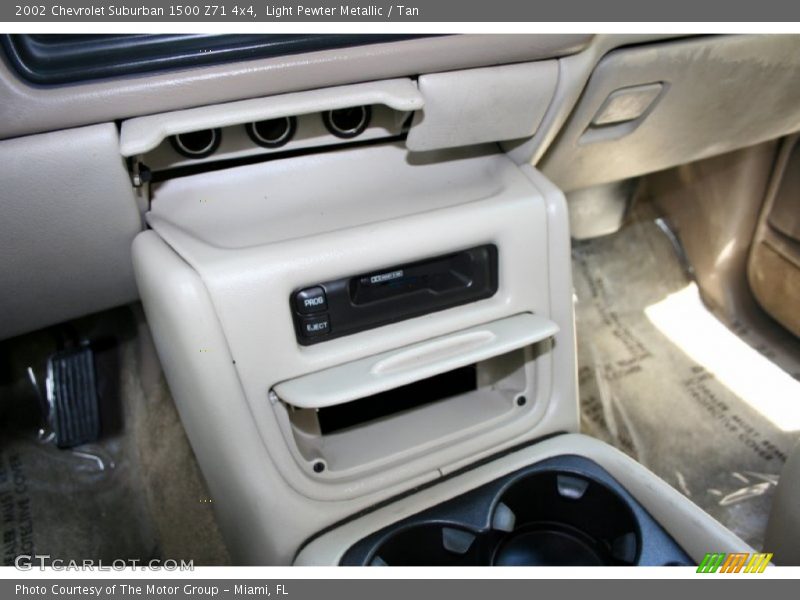 Light Pewter Metallic / Tan 2002 Chevrolet Suburban 1500 Z71 4x4