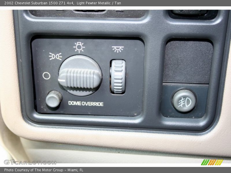 Light Pewter Metallic / Tan 2002 Chevrolet Suburban 1500 Z71 4x4