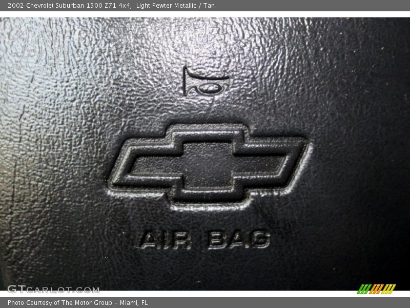 Light Pewter Metallic / Tan 2002 Chevrolet Suburban 1500 Z71 4x4