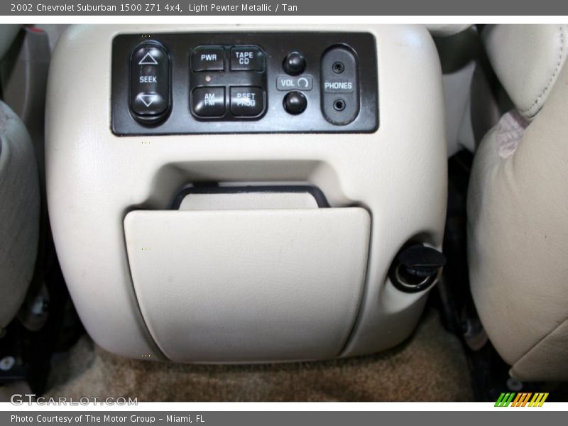 Light Pewter Metallic / Tan 2002 Chevrolet Suburban 1500 Z71 4x4