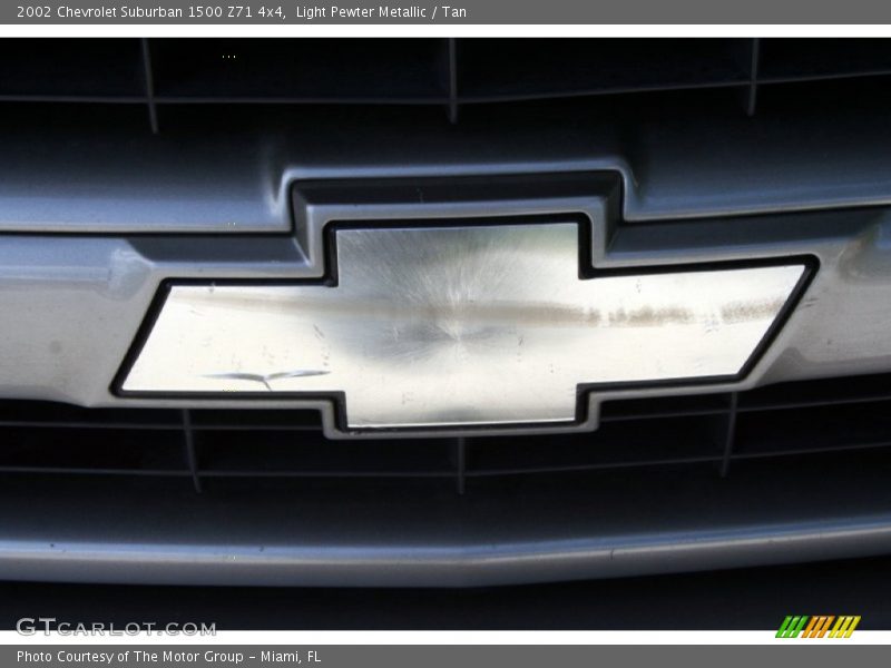 Light Pewter Metallic / Tan 2002 Chevrolet Suburban 1500 Z71 4x4