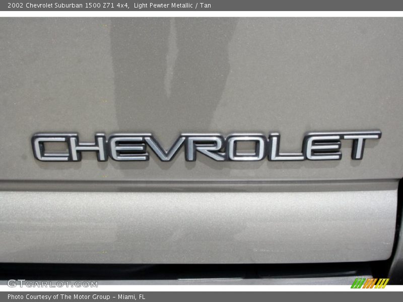 Light Pewter Metallic / Tan 2002 Chevrolet Suburban 1500 Z71 4x4