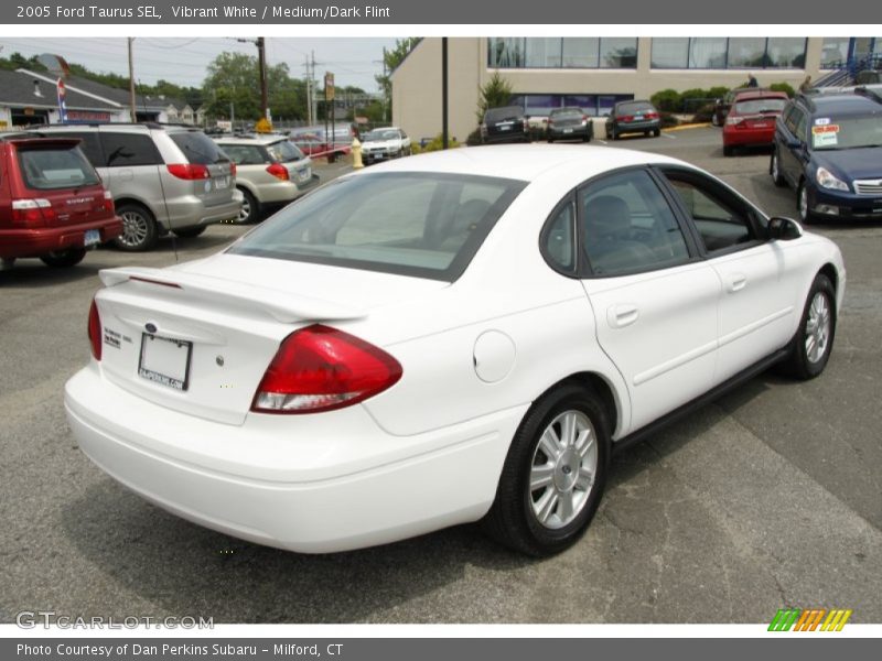 Vibrant White / Medium/Dark Flint 2005 Ford Taurus SEL